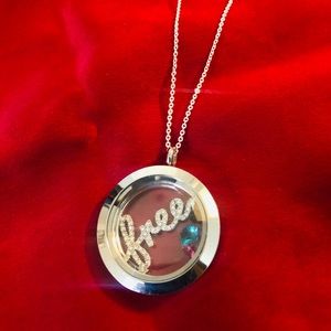 Origami Owl Free twist lock pendant